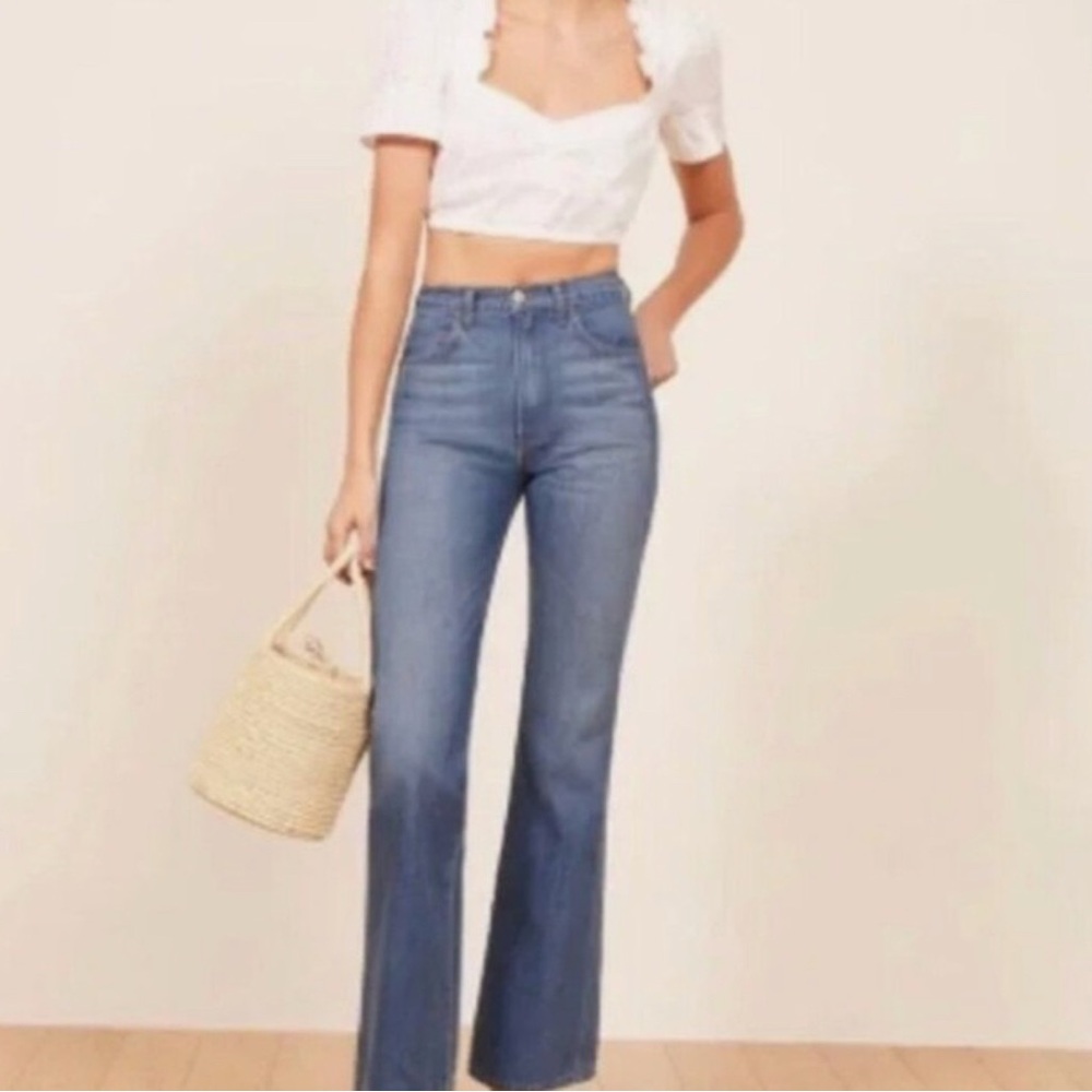 Reformation McGraw Flare Jeans in Chesapeake wash, size 28. Inseam 32”